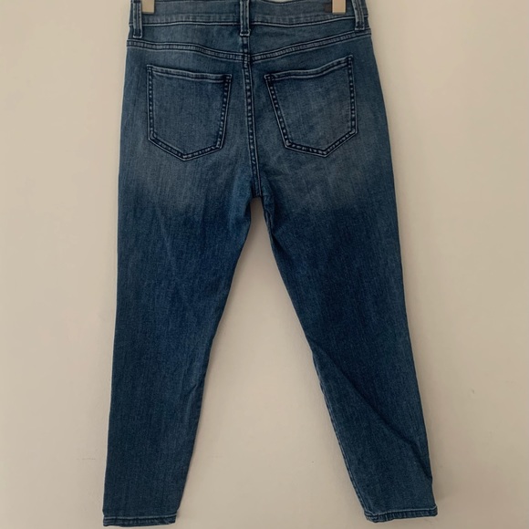 Sneak Peak Crop Jeans - Picture 8 of 13